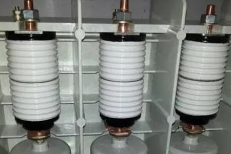 真空開關(guān)管產(chǎn)生操作過電壓的原因是什么？