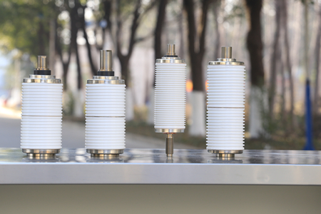 真空開(kāi)關(guān)管結(jié)構(gòu)及工藝有怎樣的特點(diǎn)和優(yōu)勢(shì)？