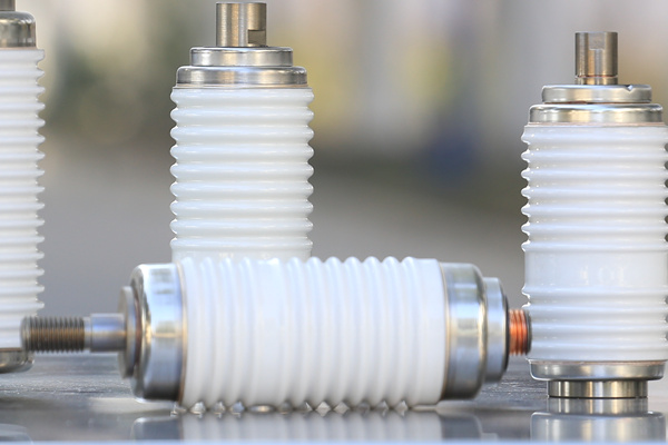 怎樣解決真空滅弧室的漏氣問(wèn)題？