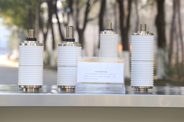 真空開(kāi)關(guān)管絕緣外殼采用玻璃材料，優(yōu)勢(shì)多多！